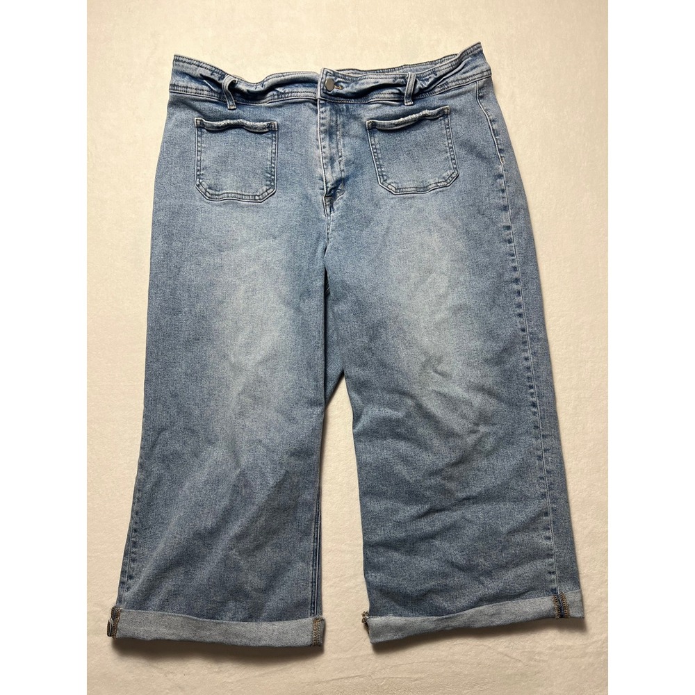 Arula 20 Crop Jeans Wide Leg Boho Light Wash Blue Cuffed Front Patch Denim